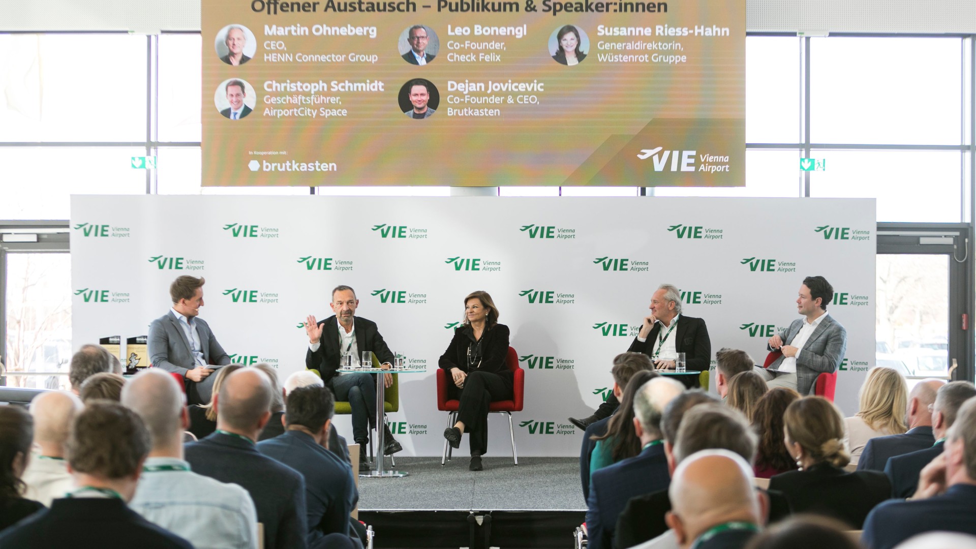 Die Bühne des Innovationsauftaktes.